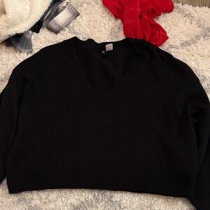 H&M Black V-Neck Women's Sweater